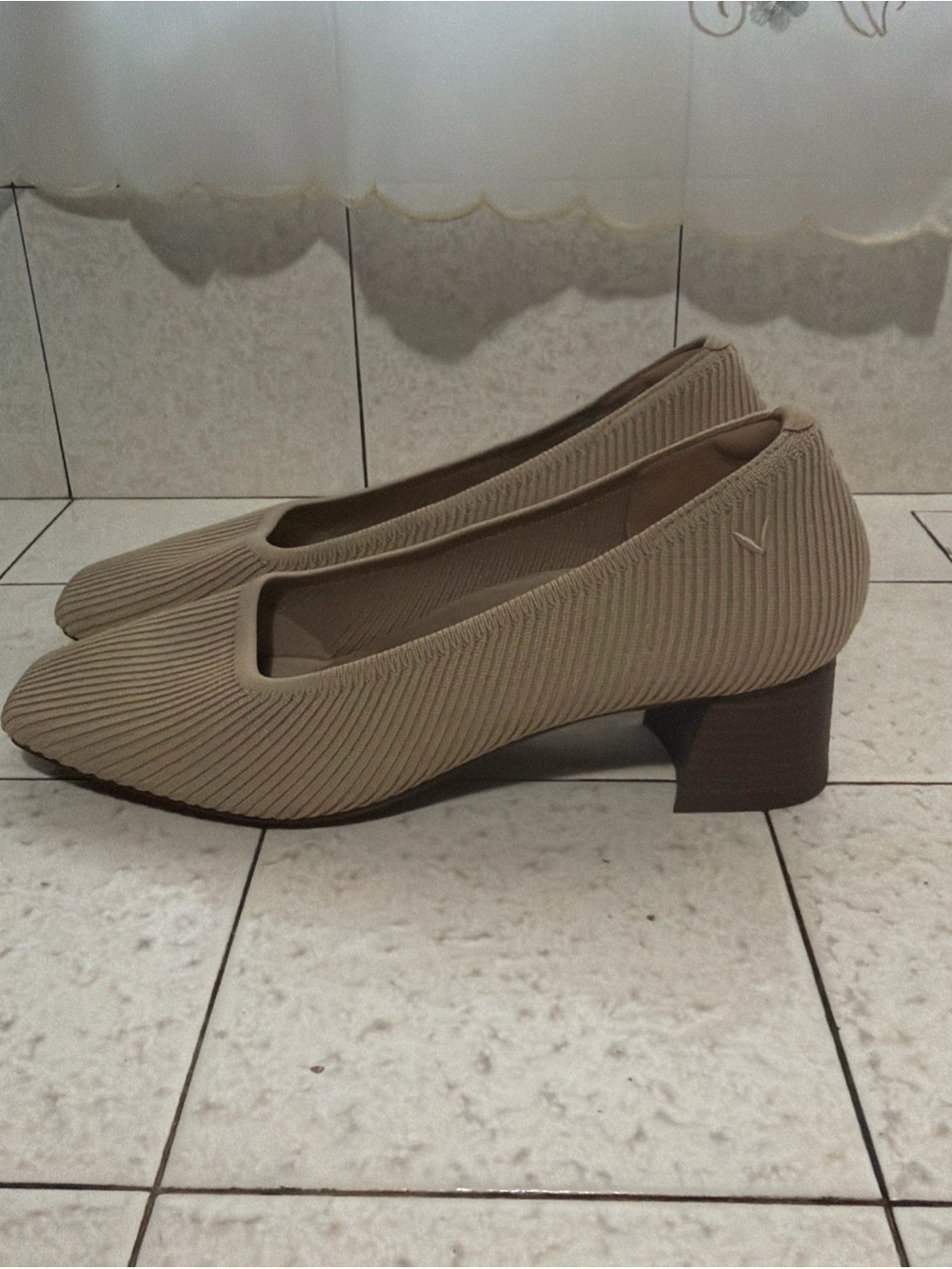Vivaia Melody Pro nude tan  Square Toe block Heels 40.5/9.5
